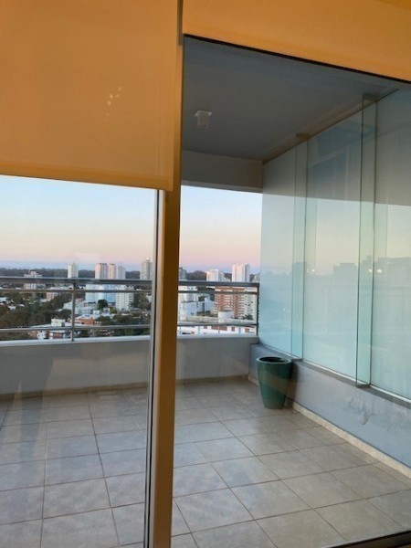 Forest Tower II, Excepcional Pent house para alquiler en Torre de categoría.